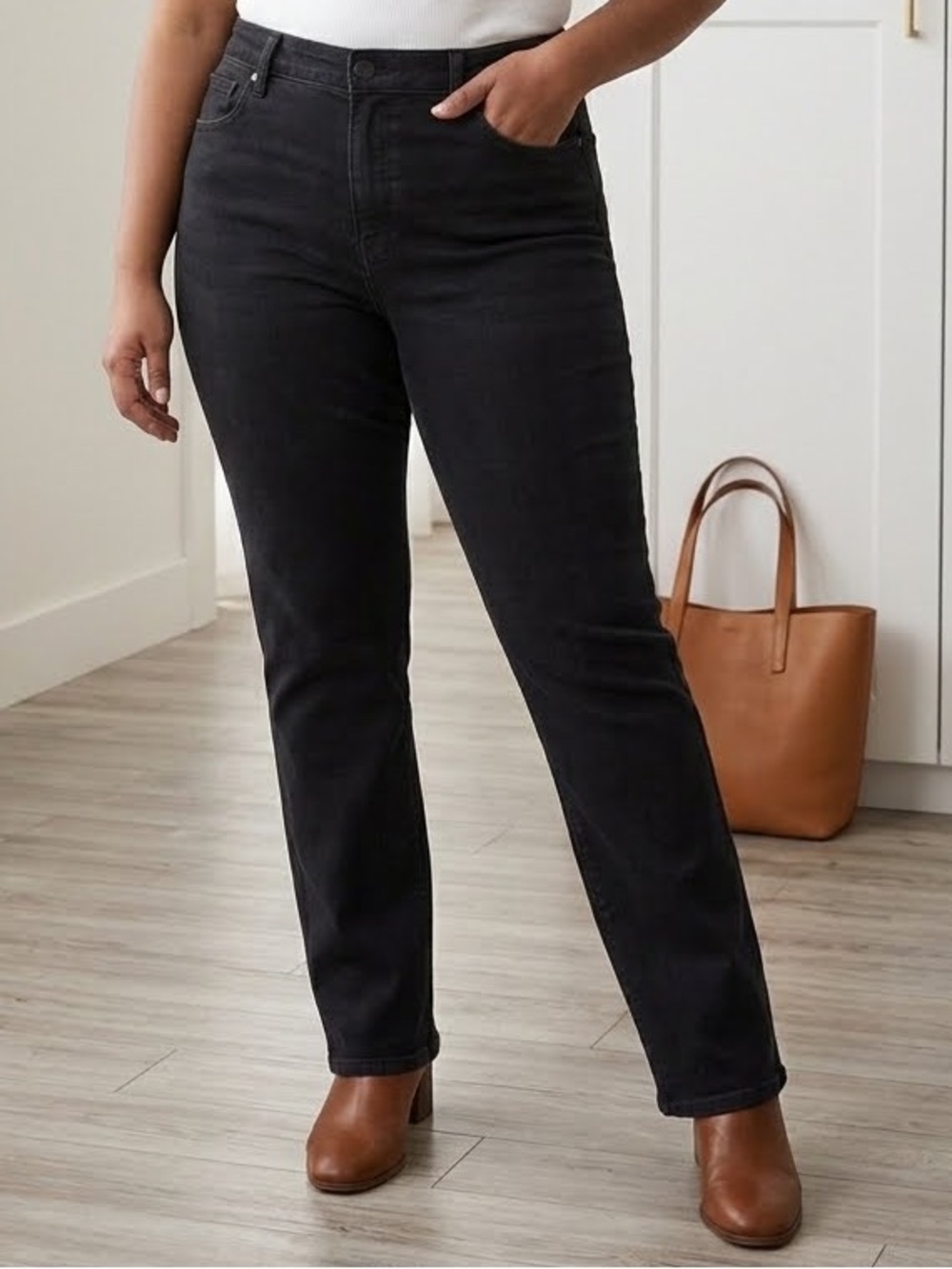 Levi's 314 Shaping Jeans Straight Leg Black Mid-Rise 33 x 32 Slimming Panel EUC